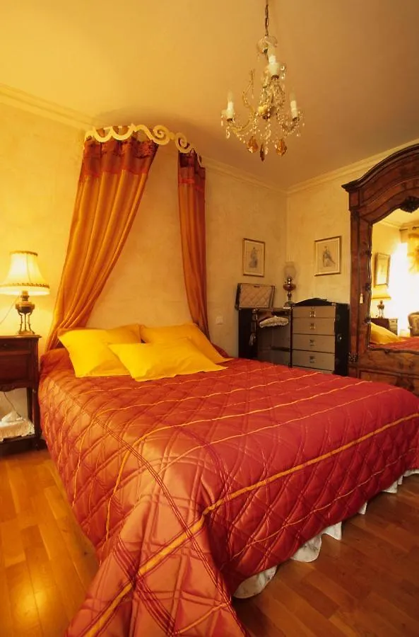 Autrefois La Modiste Bed & Breakfast Saint-Clar France