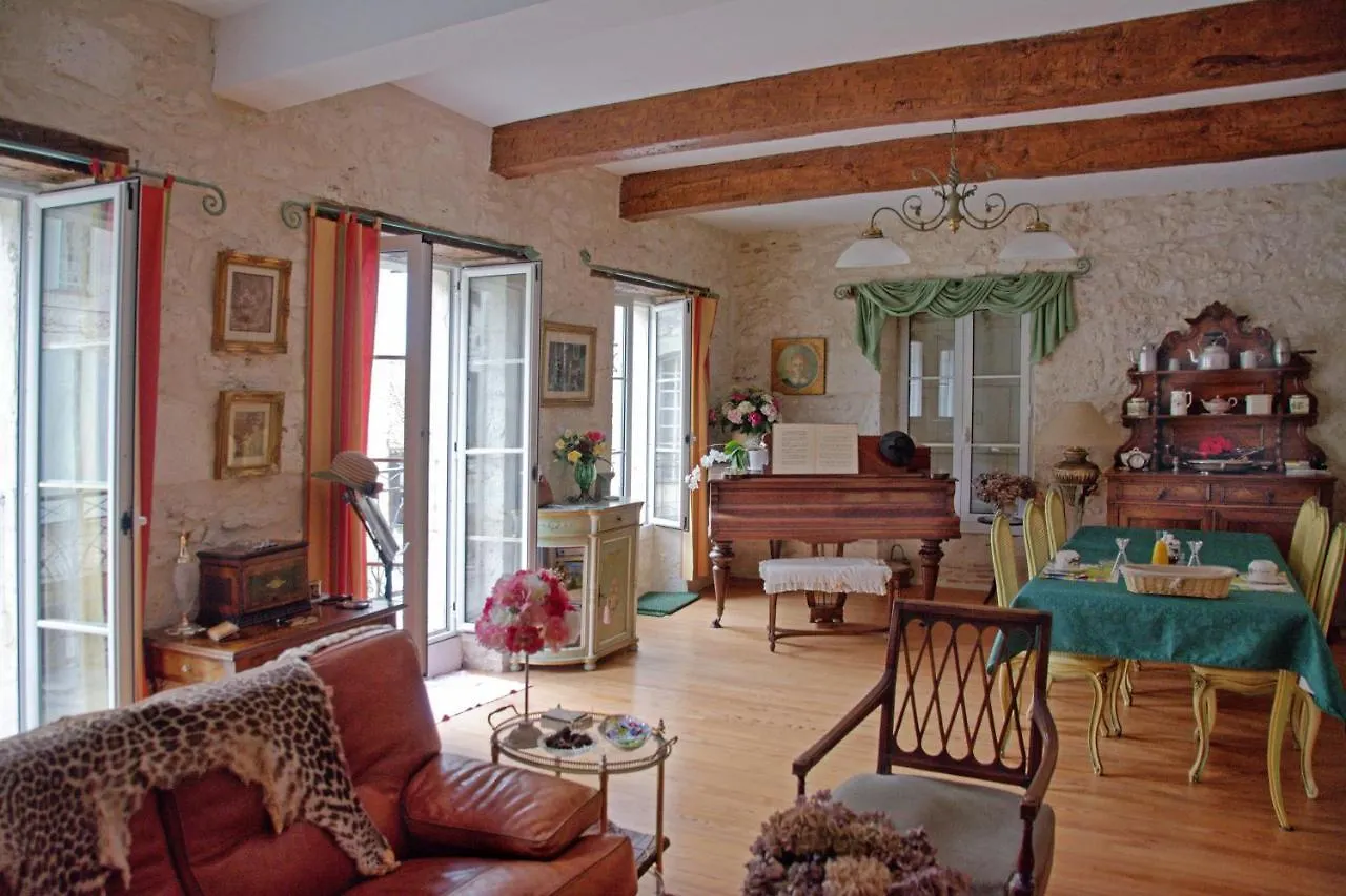 Autrefois La Modiste Bed & Breakfast Saint-Clar France